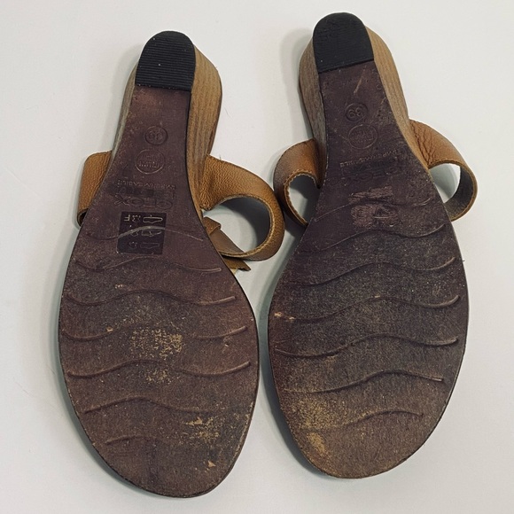 Geox Women’s Artisan Sandal Flip Flops Thong Brown Leather Gold Flower Size 8.5 - Picture 5 of 10